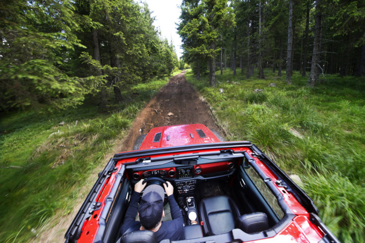 Jeep Wrangler JL mit offenem Verdeck