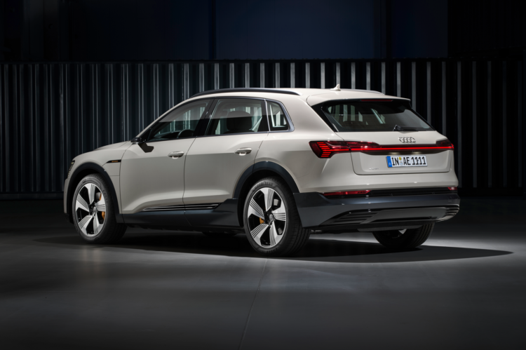 Audi E-Tron 2019 seitlich hinten