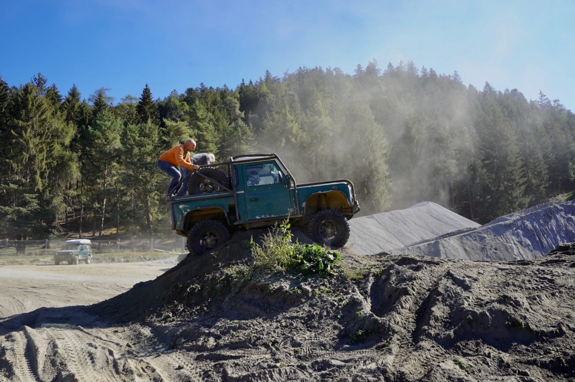 Offroad-Fahren in der Kiesgrube mit den 4×4-Giganten vom 22. – 24.3.2019