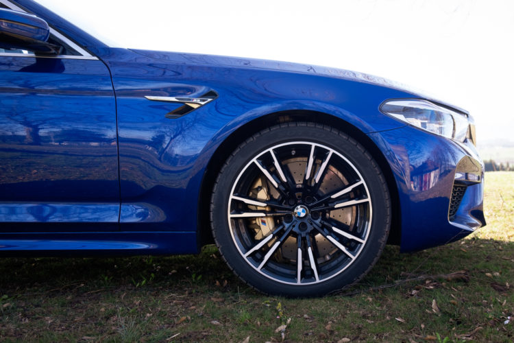 BMW M5 blau 2019