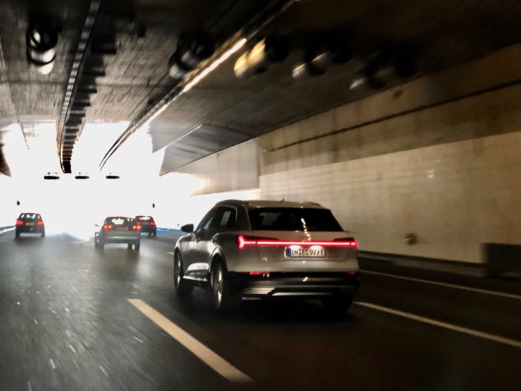 Der neue Audi e-tron in der Schweiz auf Testfahrt