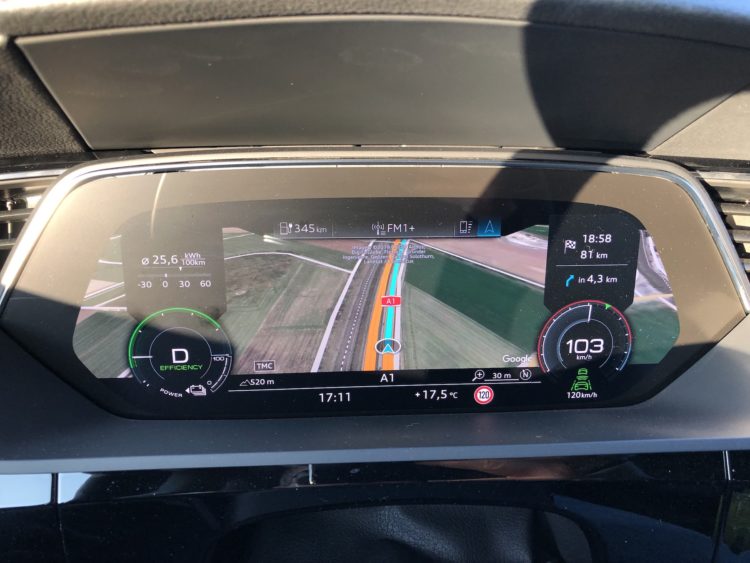 Audi e-tron Cockpit