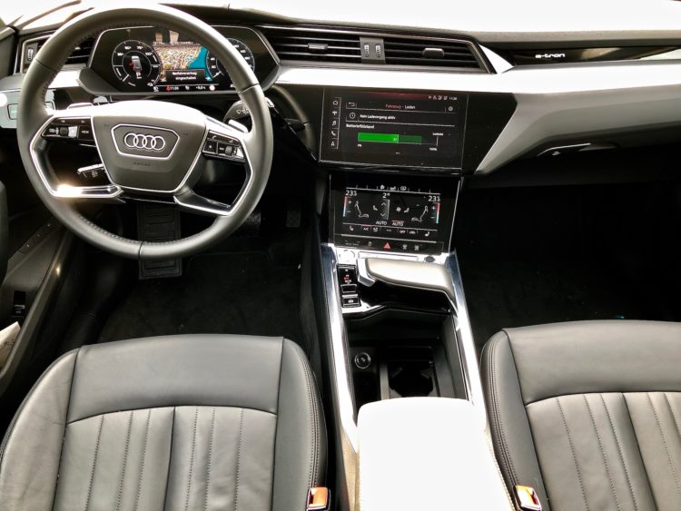 Audi e-tron Cockpit Interior-Design, Touch-Displays