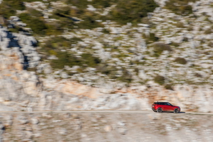 Der neue Range Rover Evoque MY2020 auf Testfahrt in Griechenland: Offroad