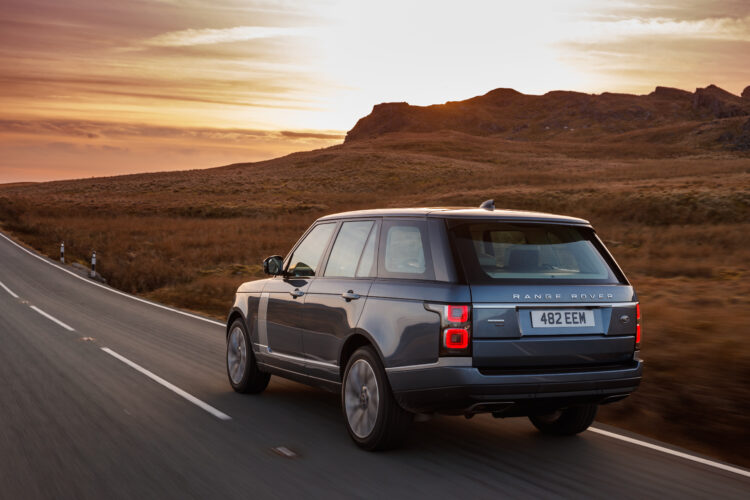 Range Rover P400e Autobiography