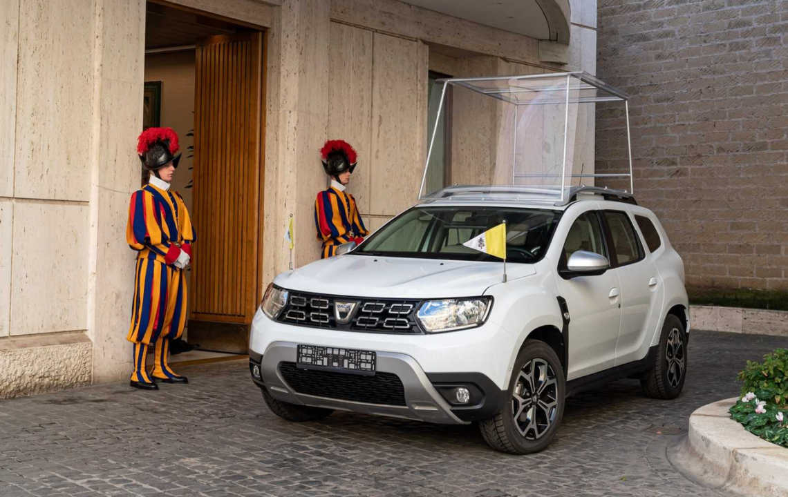 Der Papst fährt jetzt Dacia Duster 4×4 (unter anderem)