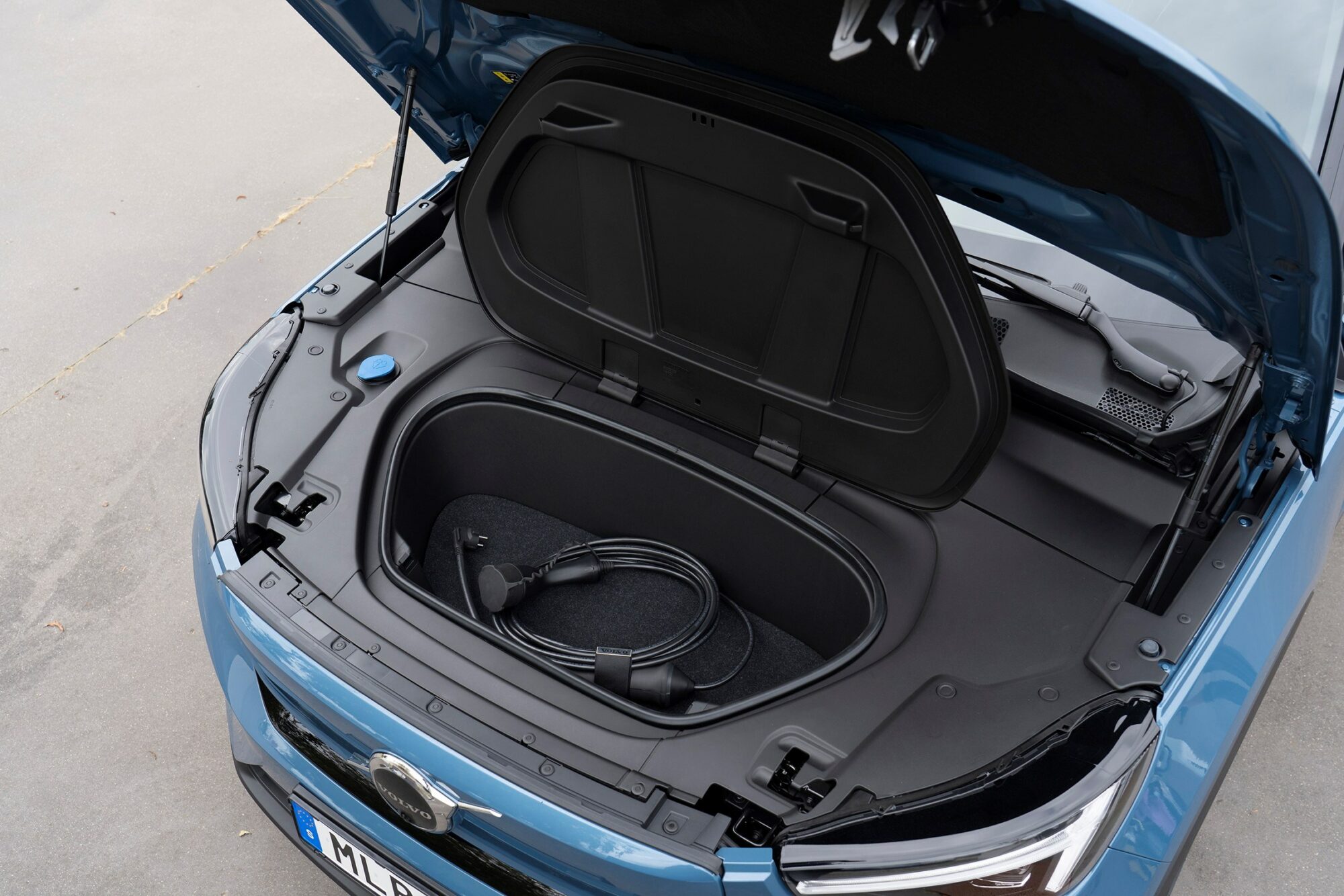 287381_Volvo_C40_Recharge_Fjord_Blue.jpg