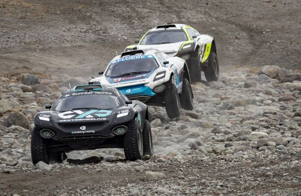 Conti CrossContact Extreme E Sardinien Norilsk. Die Nickelindustrie hat die Grossstadt immer noch fest in der Hand. Verschmutzung und ein Flair wie aus Sowjetzeiten sind die bleibenden Eindrücke.