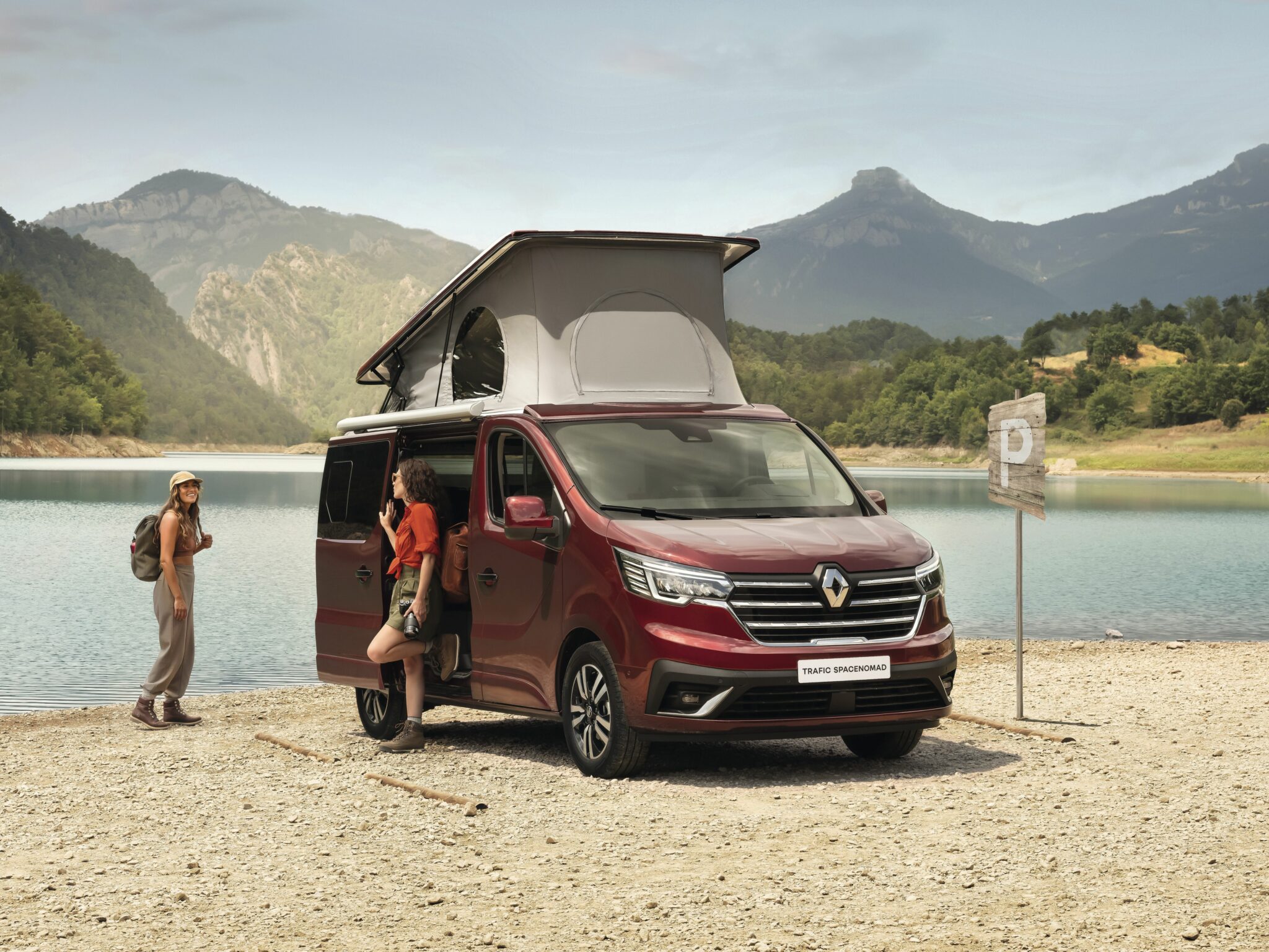 Renault Trafic SpaceNomad, mit Frischluft-Dusche und Ölheizung ...