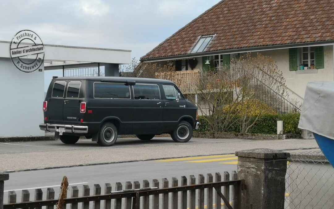 Dodge B350 Mowag
