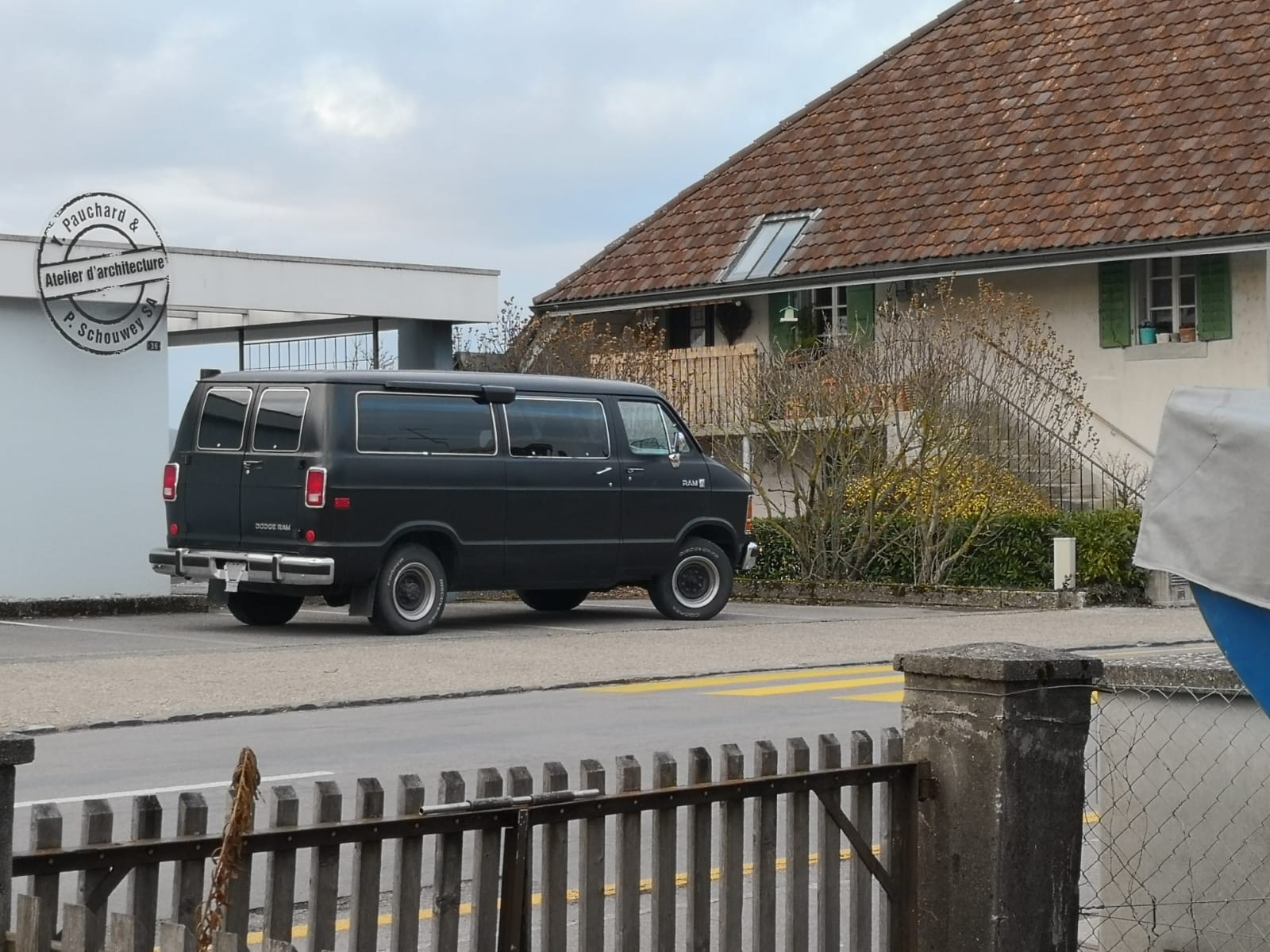 Dodge B350 Mowag