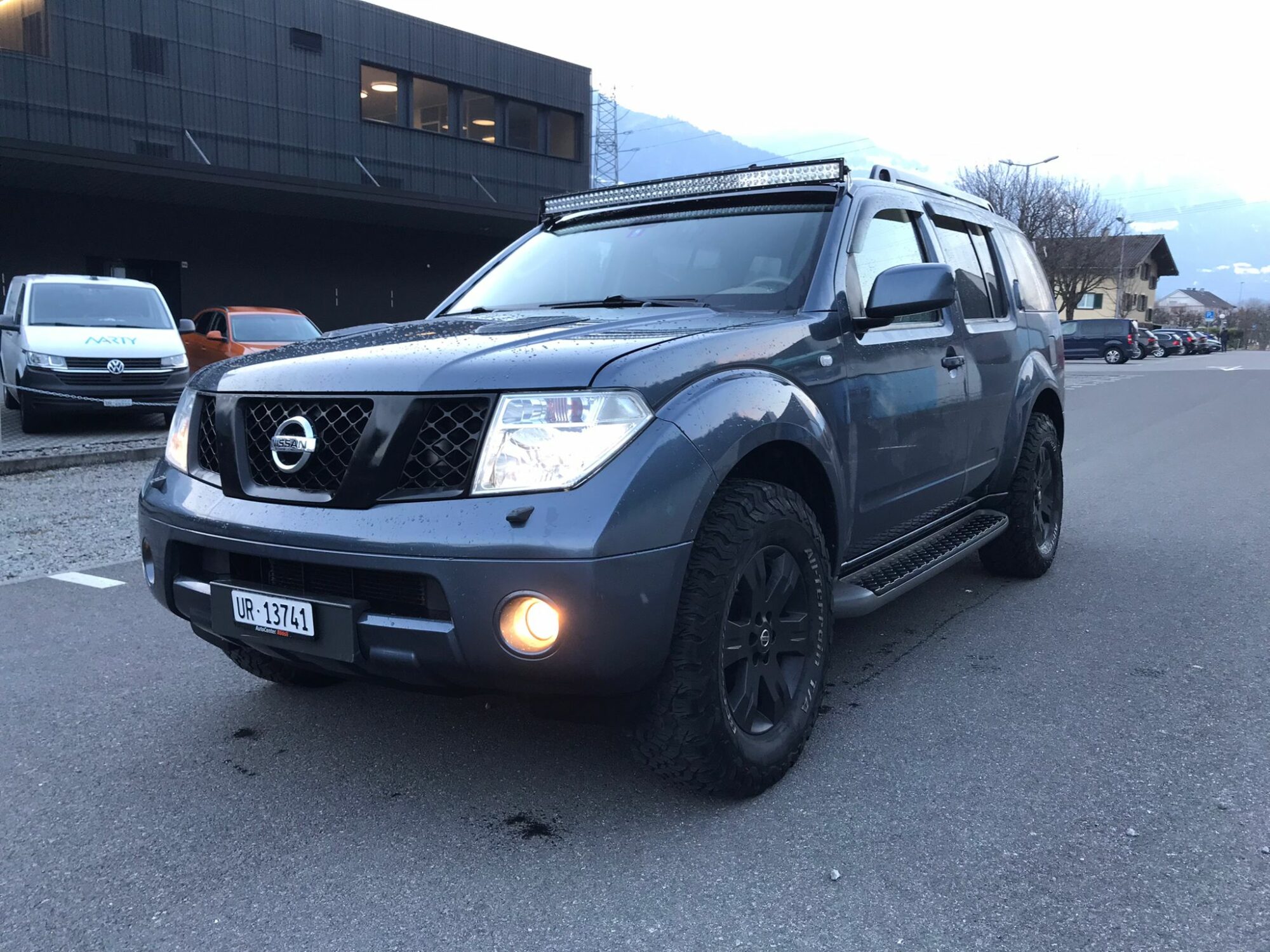 Nissan Pathfinder 4×4 mit Garantie