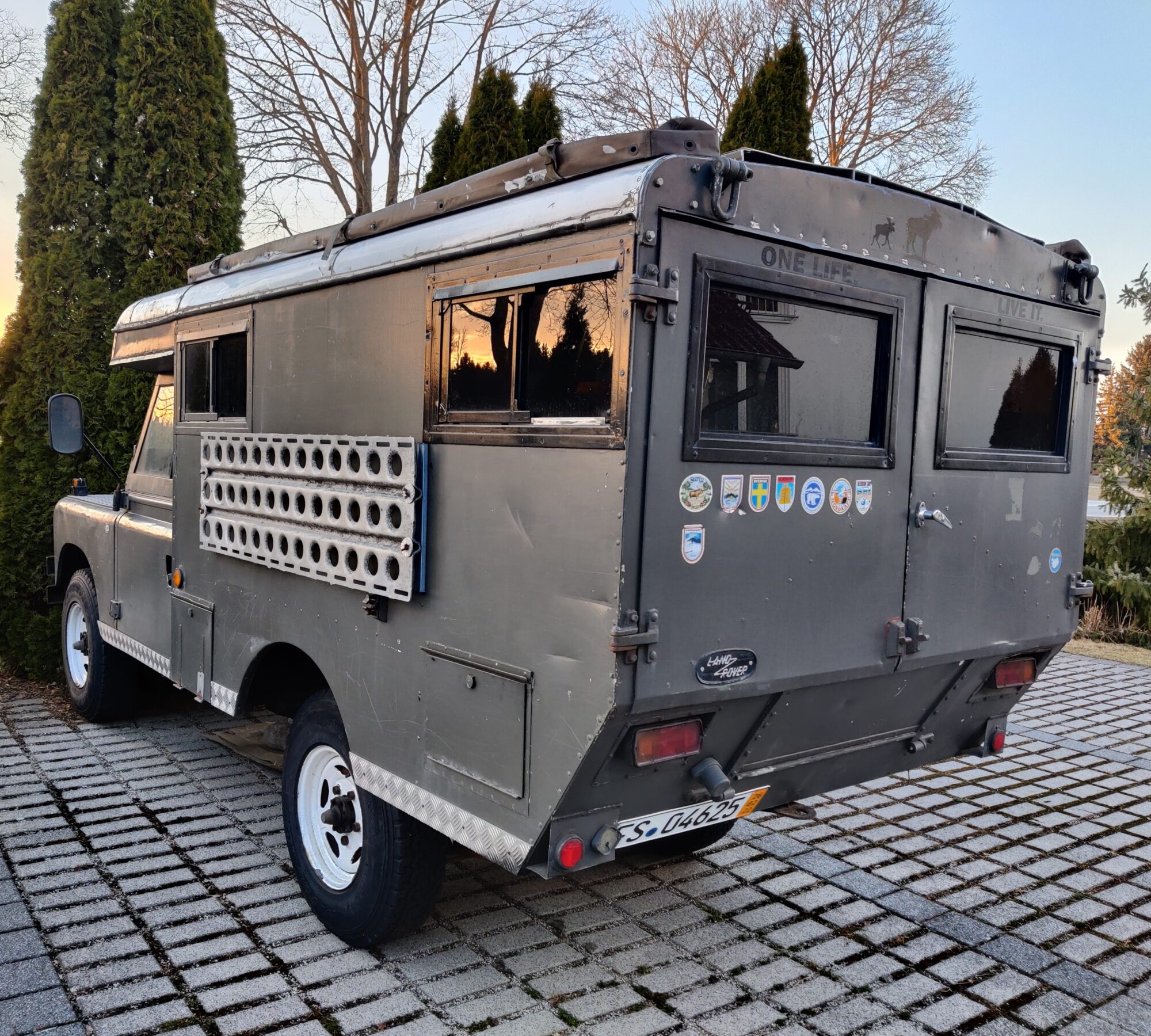 Land Rover Serie 3 Ambulance ohne Rost am Rahmen – Linkslenker