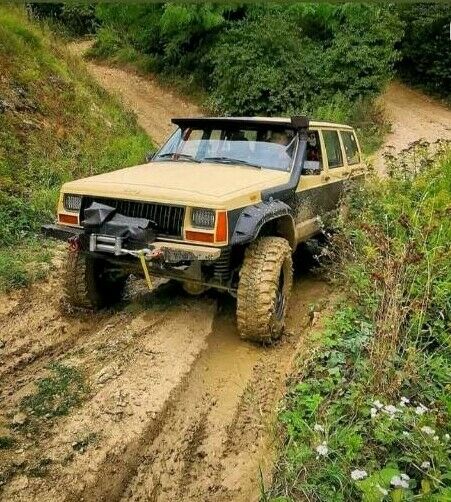 Jeep Cherokee XJ 4.0 Extrem Offroad dt. TÜV 4.5″ Lift