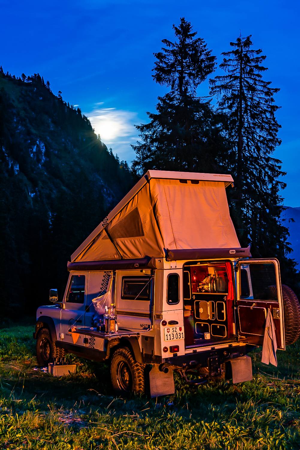 Land Rover Defender TD5 Expeditionsfahrzeug mit Hubdach