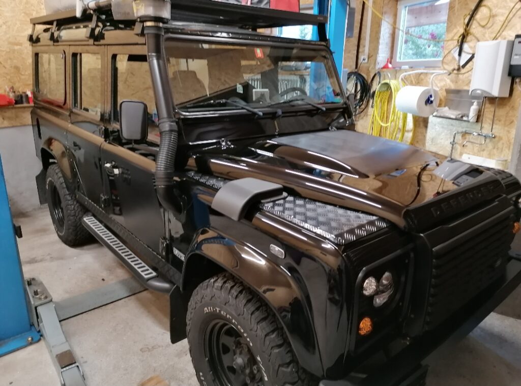 Land Rover Defender 110 Td4 SVX 60Jahre Edition