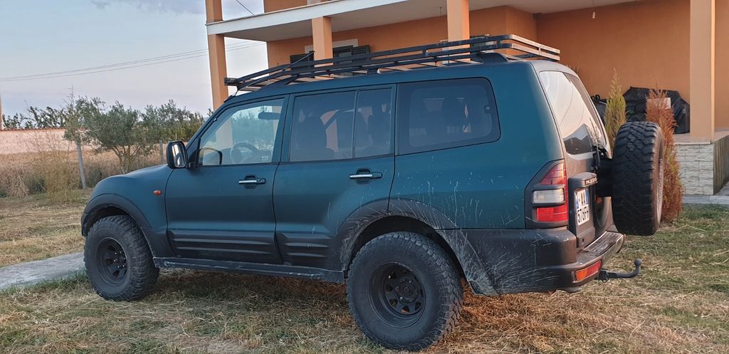 Mitsubishi Pajero 3,2 DI-D Elegance Offroad-Umbau - 4x4Schweiz