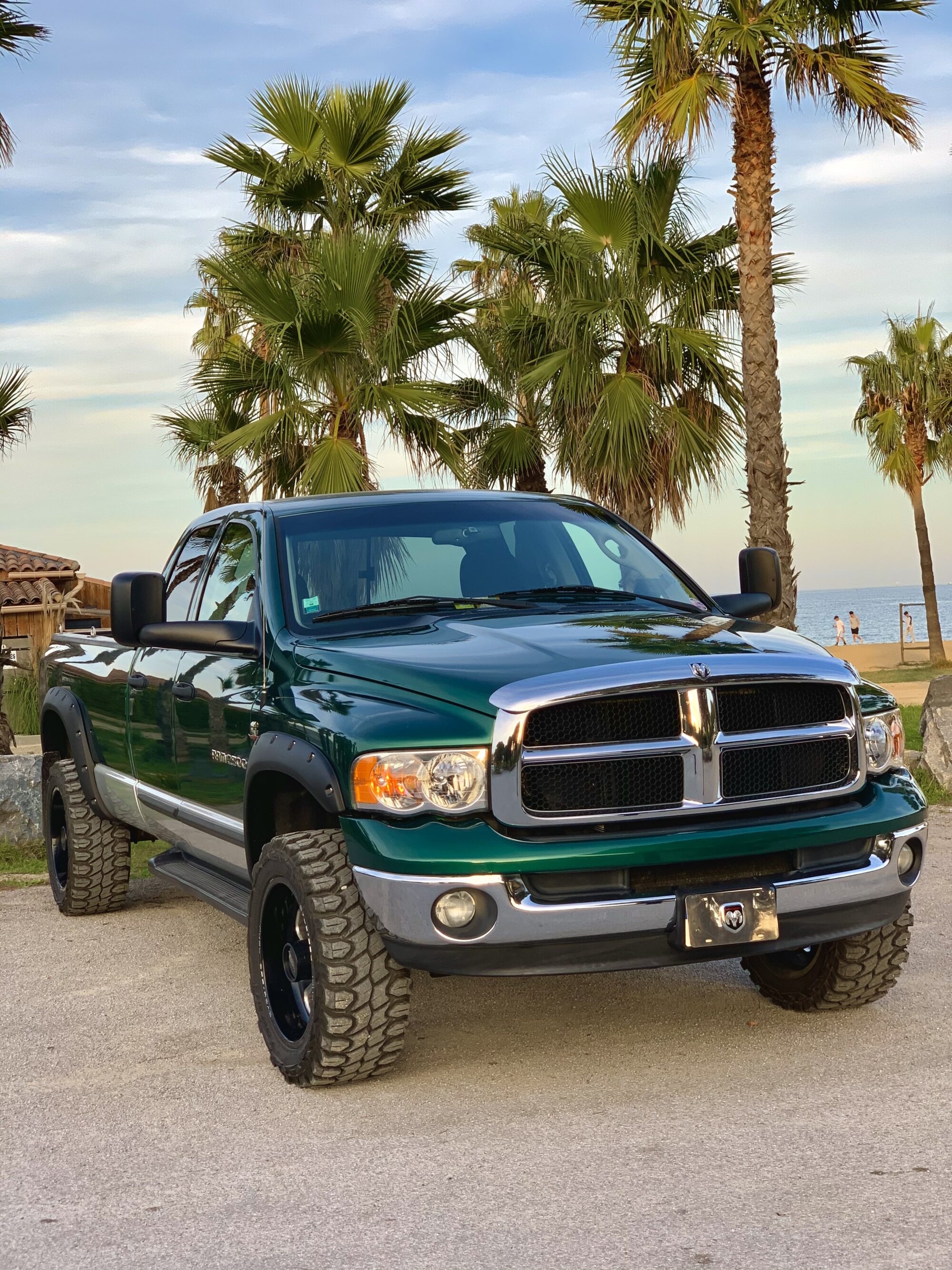Neuwertiger Dodge Ram 2500 Cummins diesel 4×4 long bed
