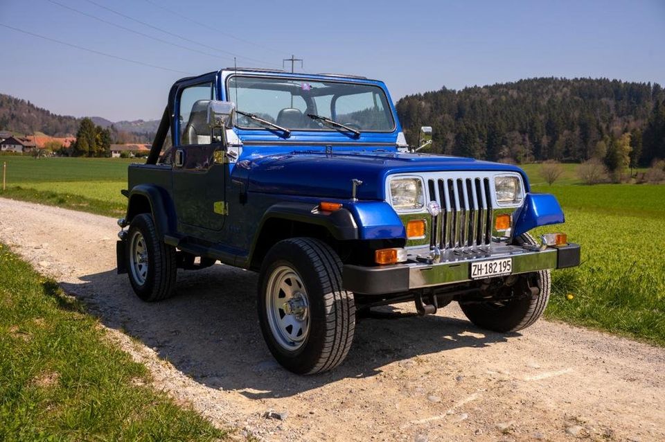 Veteranenfahrzeug für Sommerliebhaber! 1987er Jeep Wrangler YJ mit seltenem 4.2L Motor ab MFK & Veteraneneintrag!