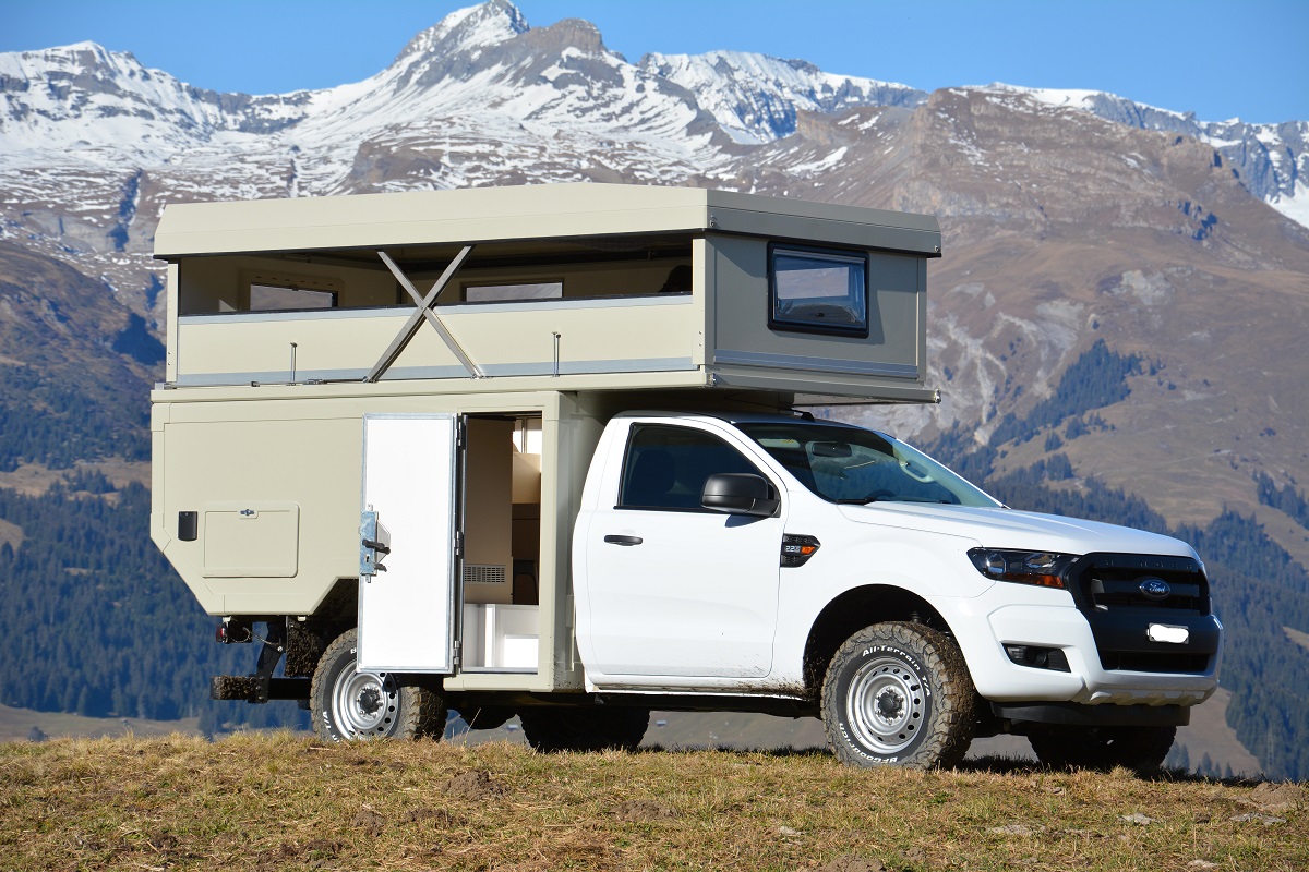 Ford Ranger Pick-up mit Parallel Hubdach Expeditions Fahrzeug