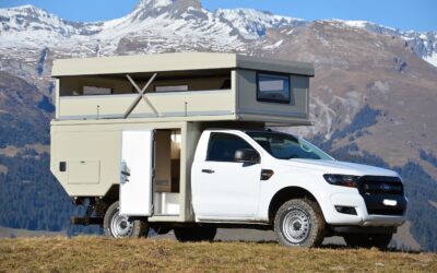 Ford Ranger mit Parallel-Hubdach von Impala Reisemobile