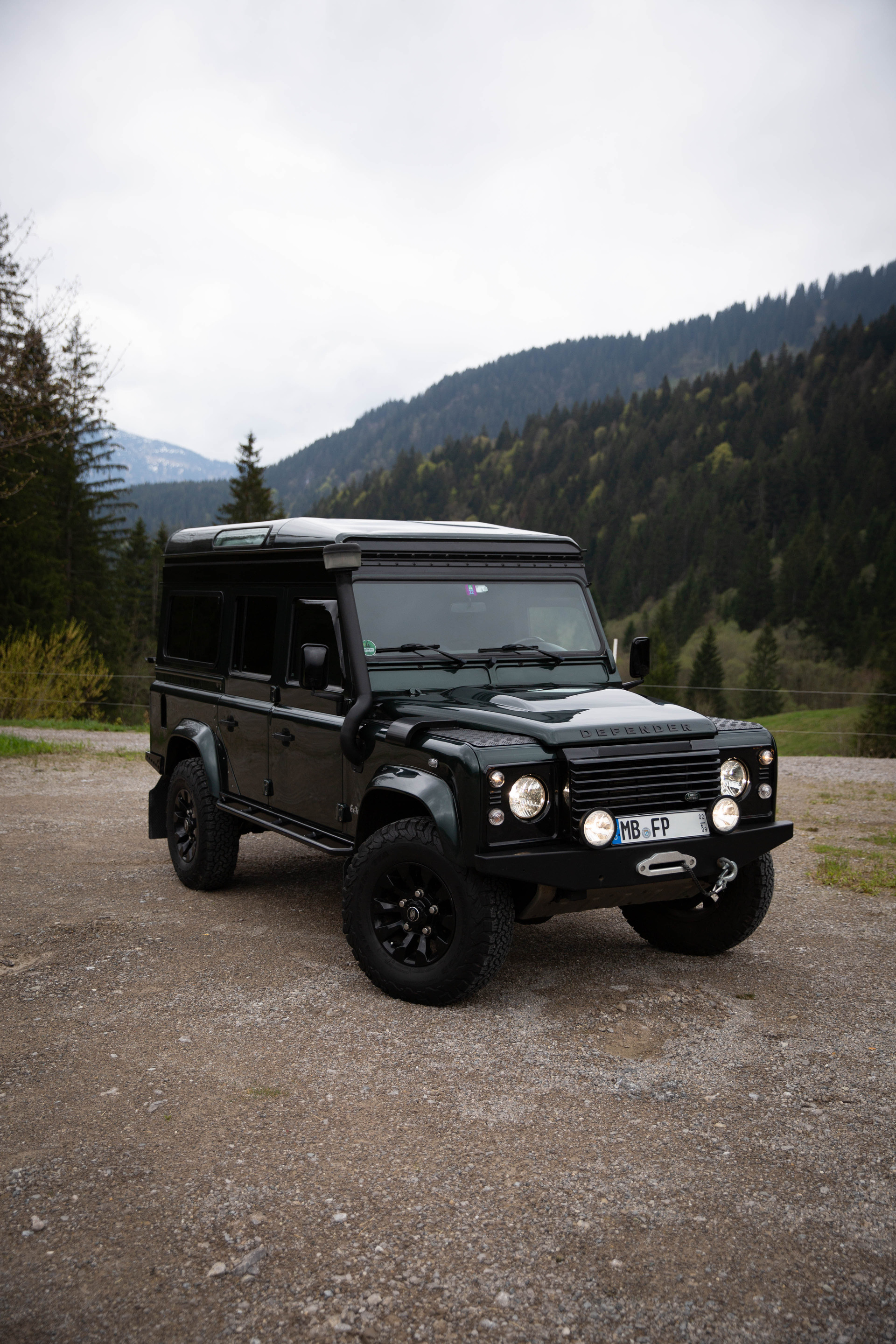 Land Rover Defender 110 TD4 Expeditionsmobil Hubdach - 4x4Schweiz