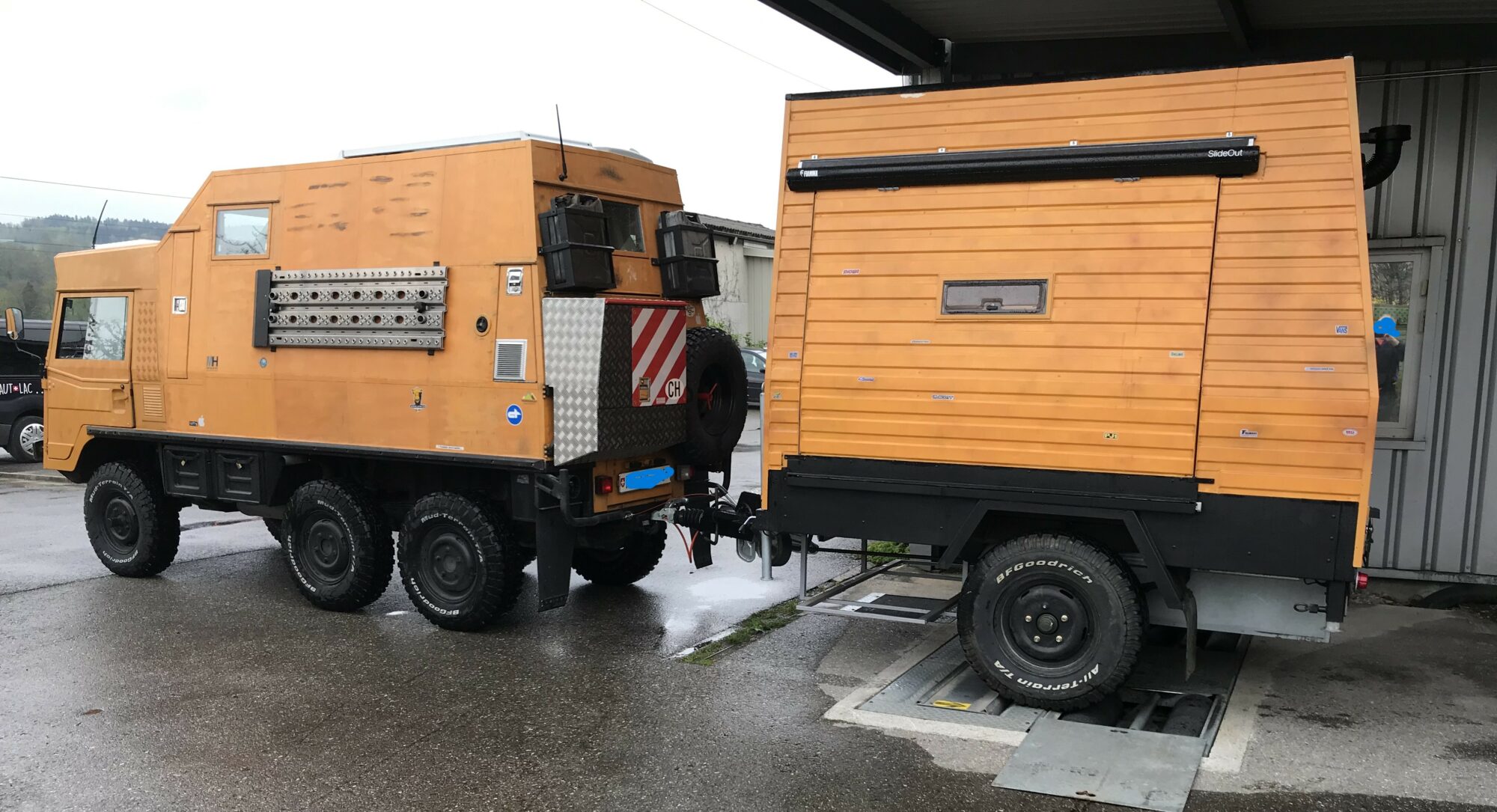 Expeditionsmobil (3.49t) Pinzgauer 6×6 mit Iveco Daily Motor, inkl. Anhänger