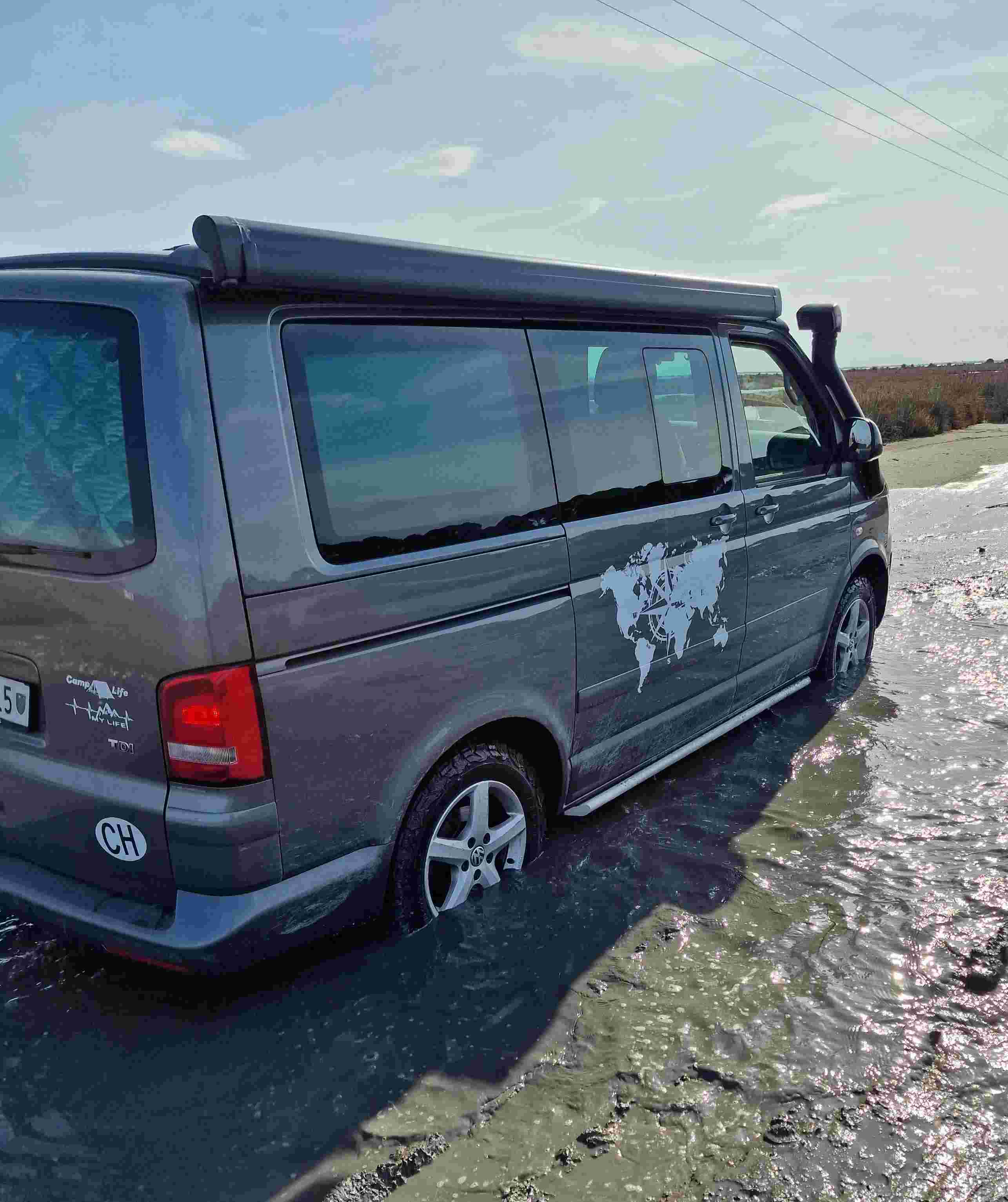 Einzigartiger Offroad Ausbau T5 California 4Motion mit neuem Motor