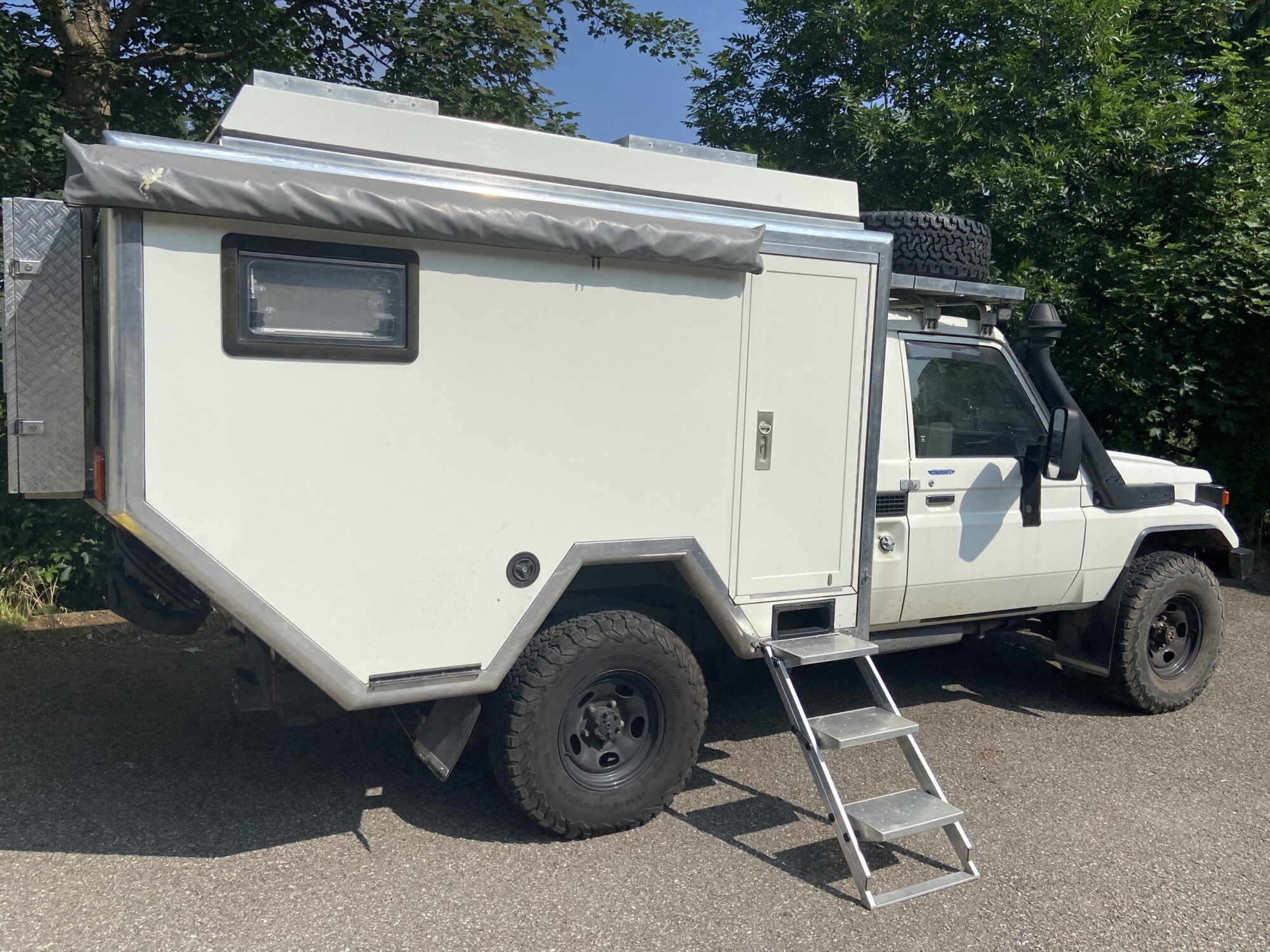 Toyota Landcruiser HZJ79 Alu Kabine und CC. Hubdach