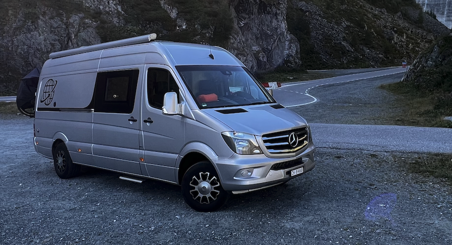 Hühnerkopf Mercedes Sprinter 416CDI (4×2) – SuperSingle Bereifung