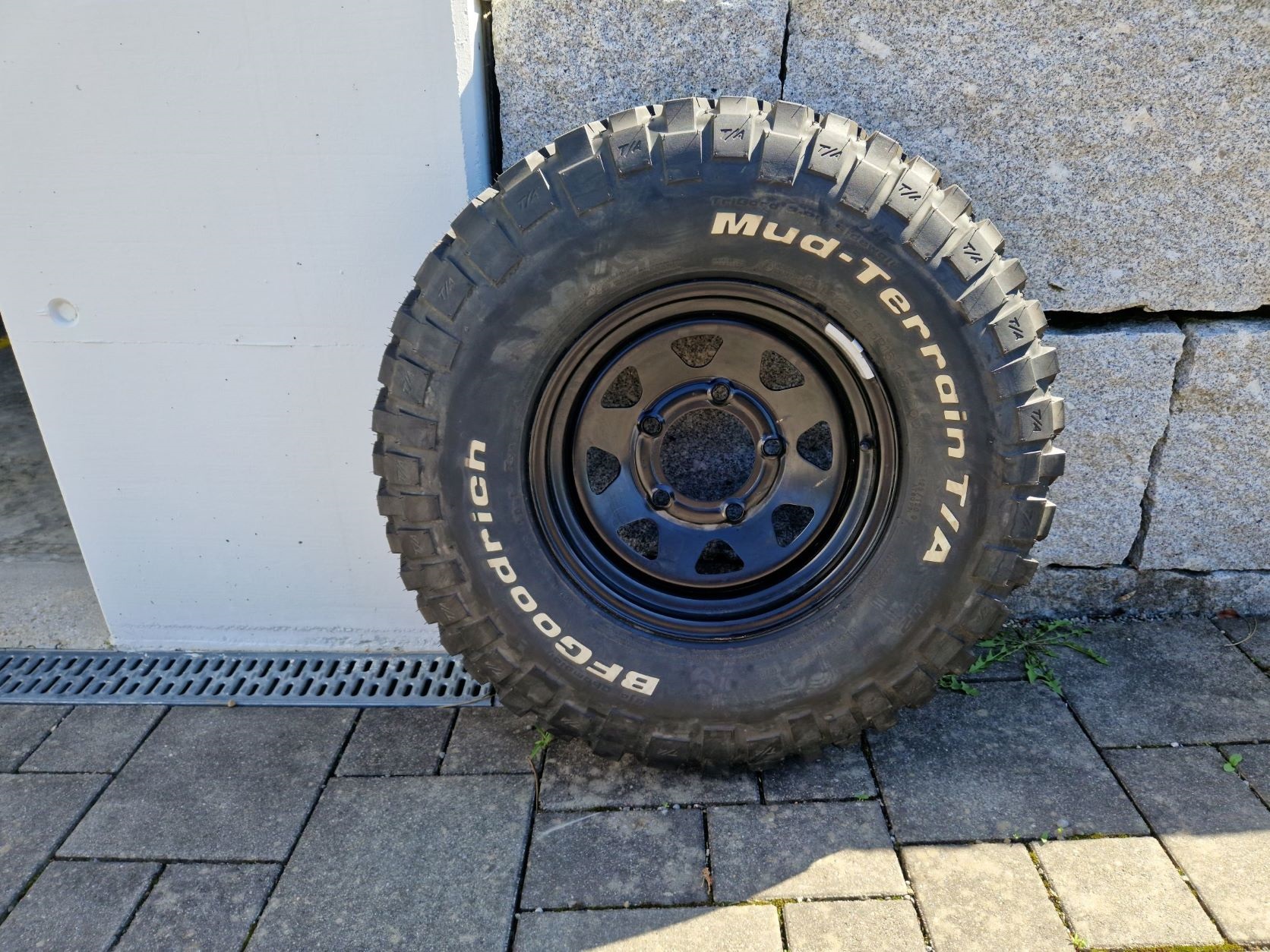 BF Goodrich Mudterrain 255/85 R16 Kompletträder