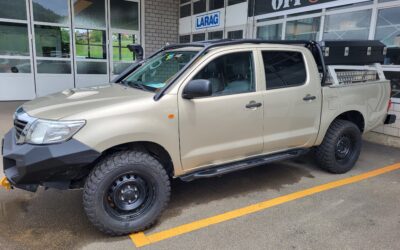 Toyota Hilux Reise-Offroadfahrzeug inkl. neuem Dachzelt ab Service und MFK