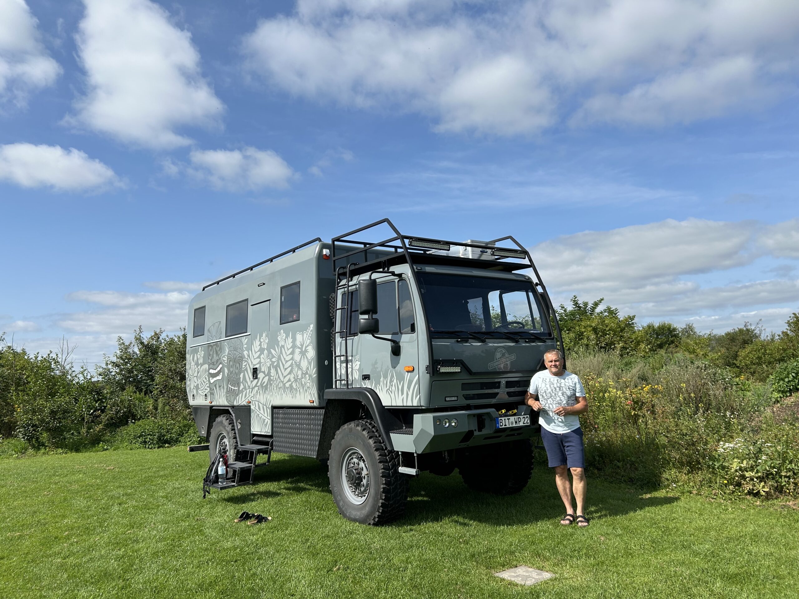 Stewart & Stevenson M 1078, Expeditions-Fahrzeug