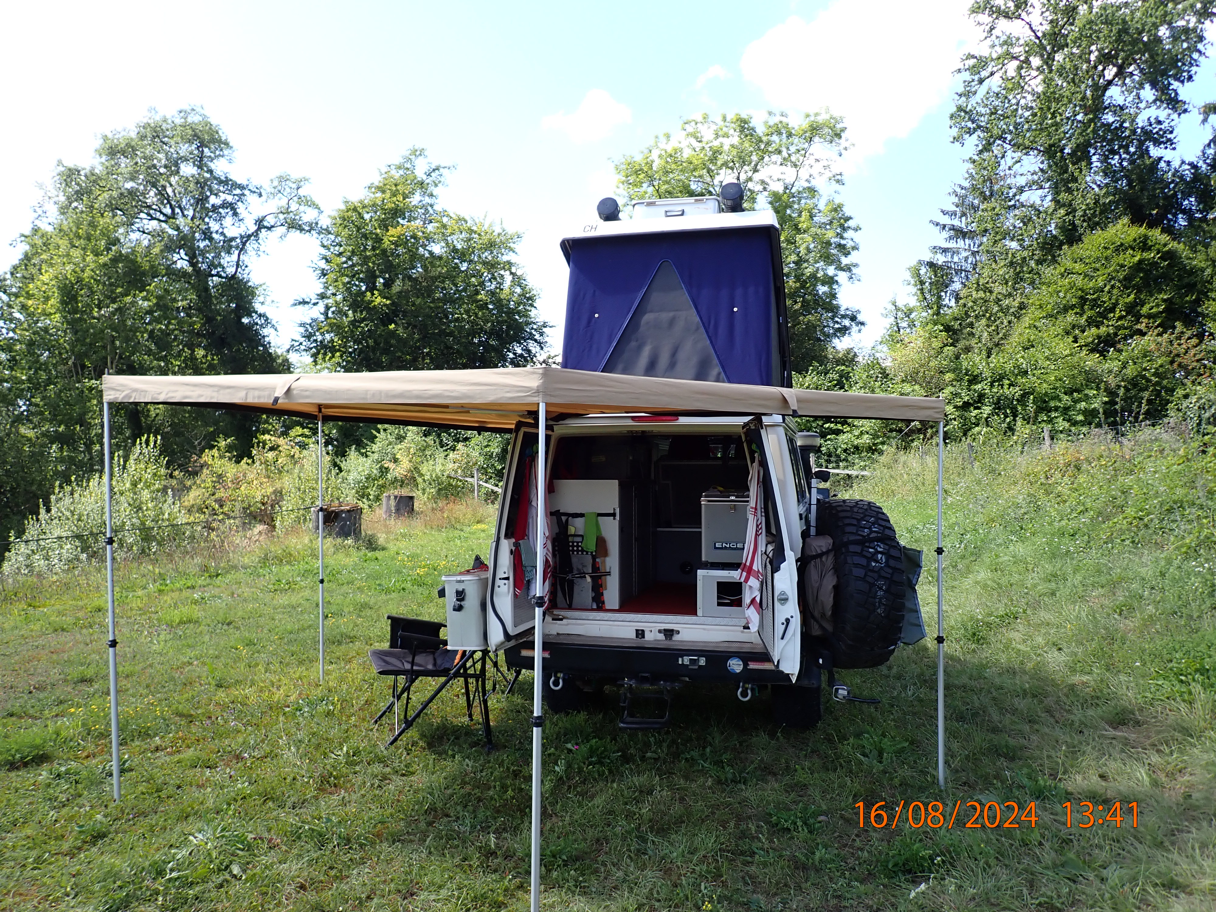 Reisefertiger Toyota HZJ 78 mit PW Zulassung