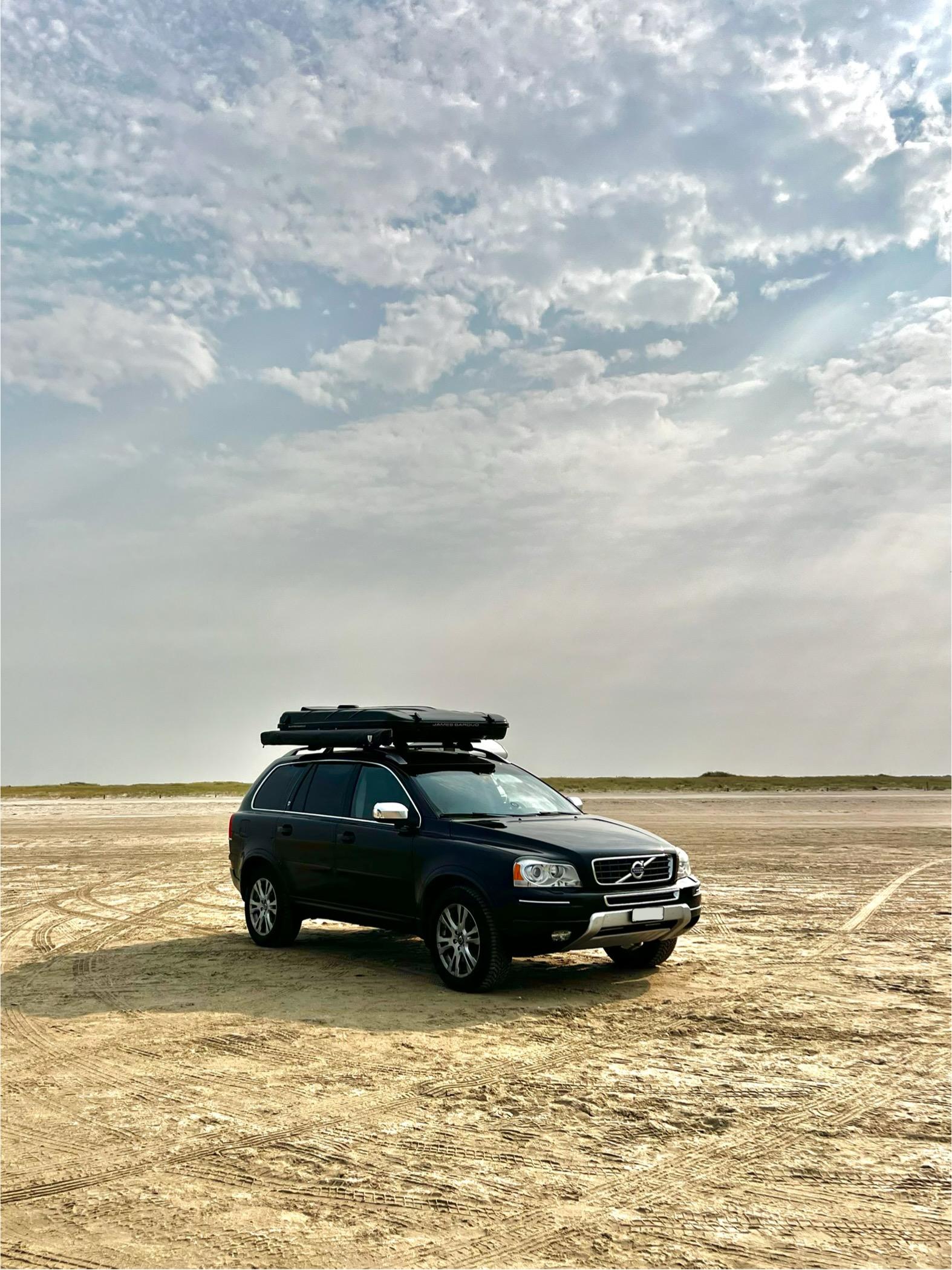 VOLVO XC90 D5 AWD mit Dachzelt und Campingausstattung