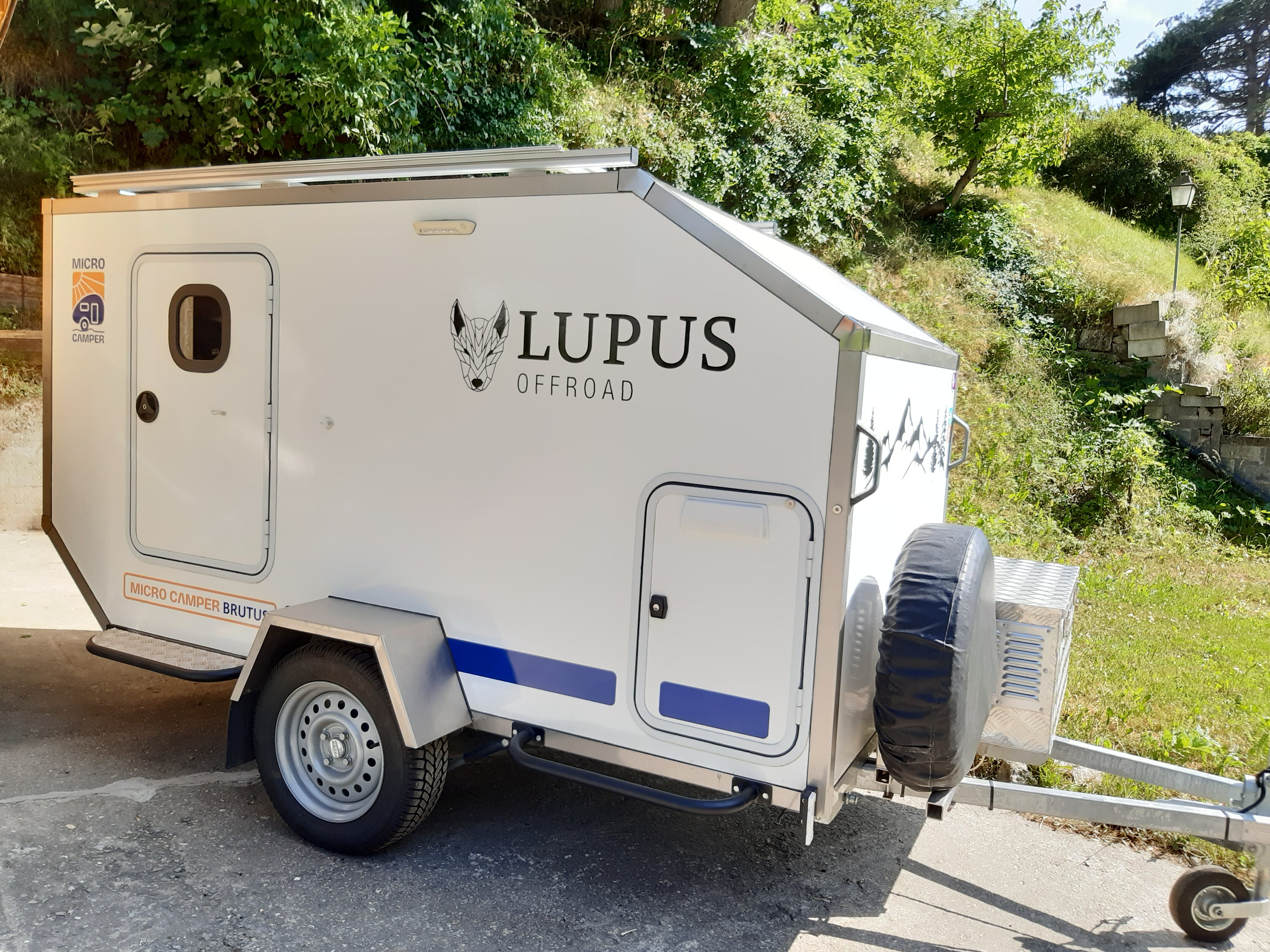 Square-Drop Micro Camper Brutus