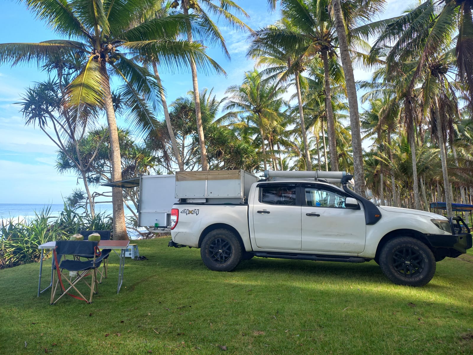 Indonesien entdecken! Expeditionsmobil Ford Ranger XLS 2,2 TDCI Doppelkabine
