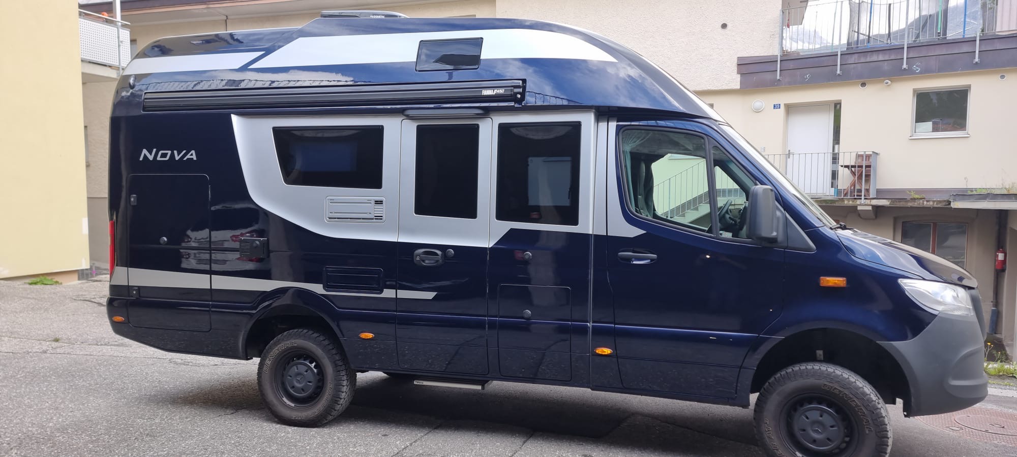 Mercedes Benz Sprinter mit Aufbau La Strada Nova M, 4*4, 4.4 Tonnen