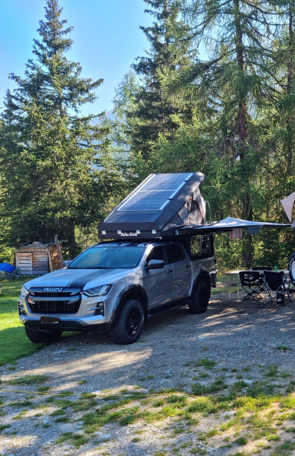 Isuzu D-MAX N60FF (2020) vollausgestatteter Overlander mit professionellen Modifikationen