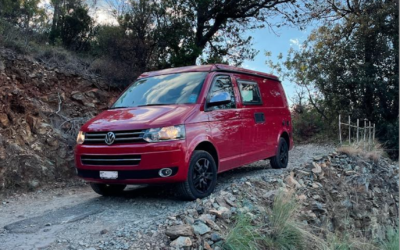 Rarität Camper Bonito VW T5 – 2.0 BiTDI 4Motion – Vollausgestatteter autarker Camper mit Aufstelldach, Bearlock, Luftfahrwerk, Alarmanlage, Gaswarner & Solarpanel