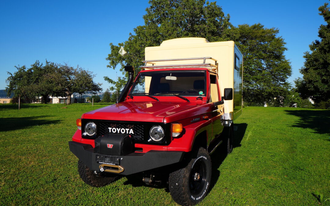Toyota Landcruiser Bushtaxi BJ75