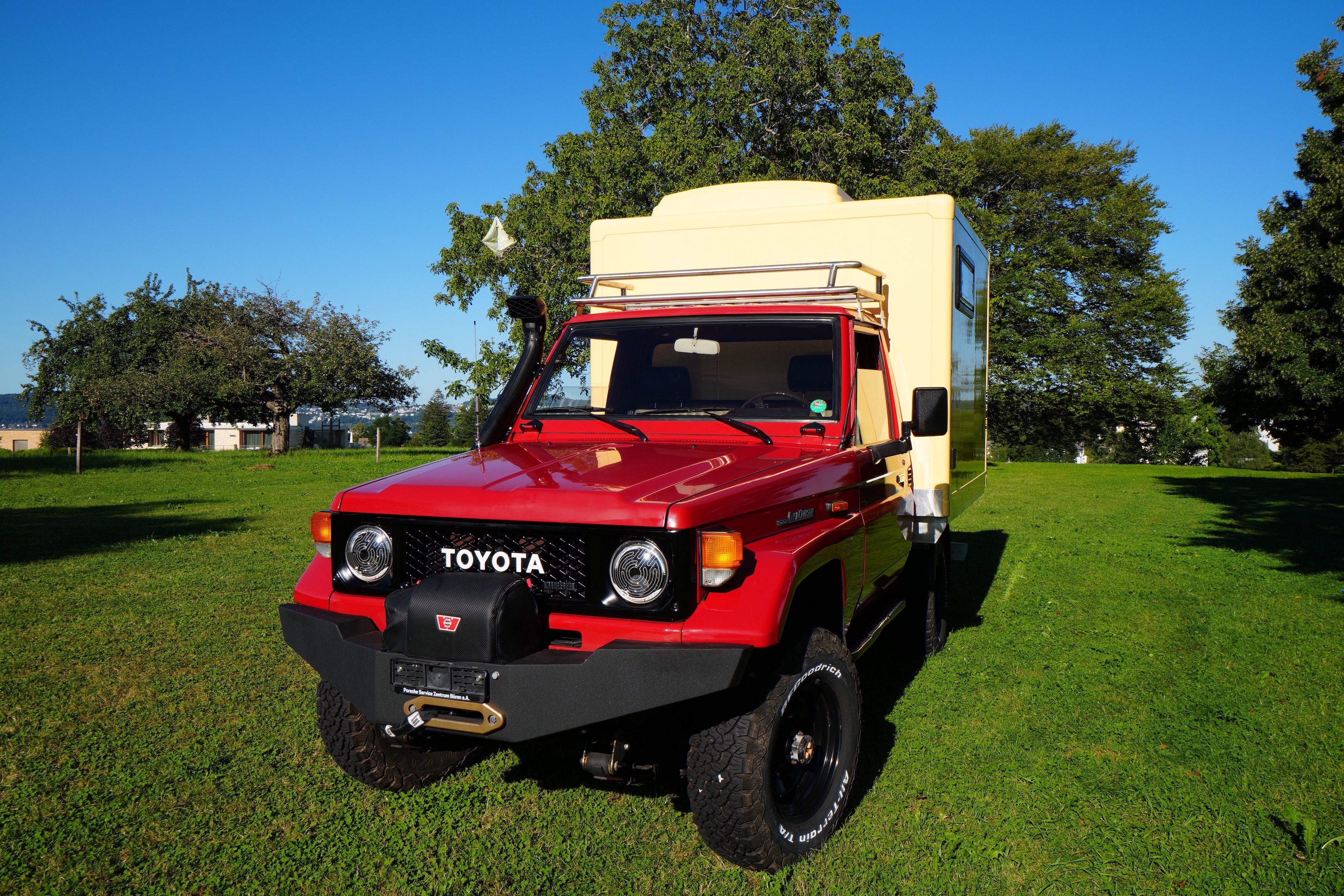 Toyota Landcruiser Bushtaxi BJ75
