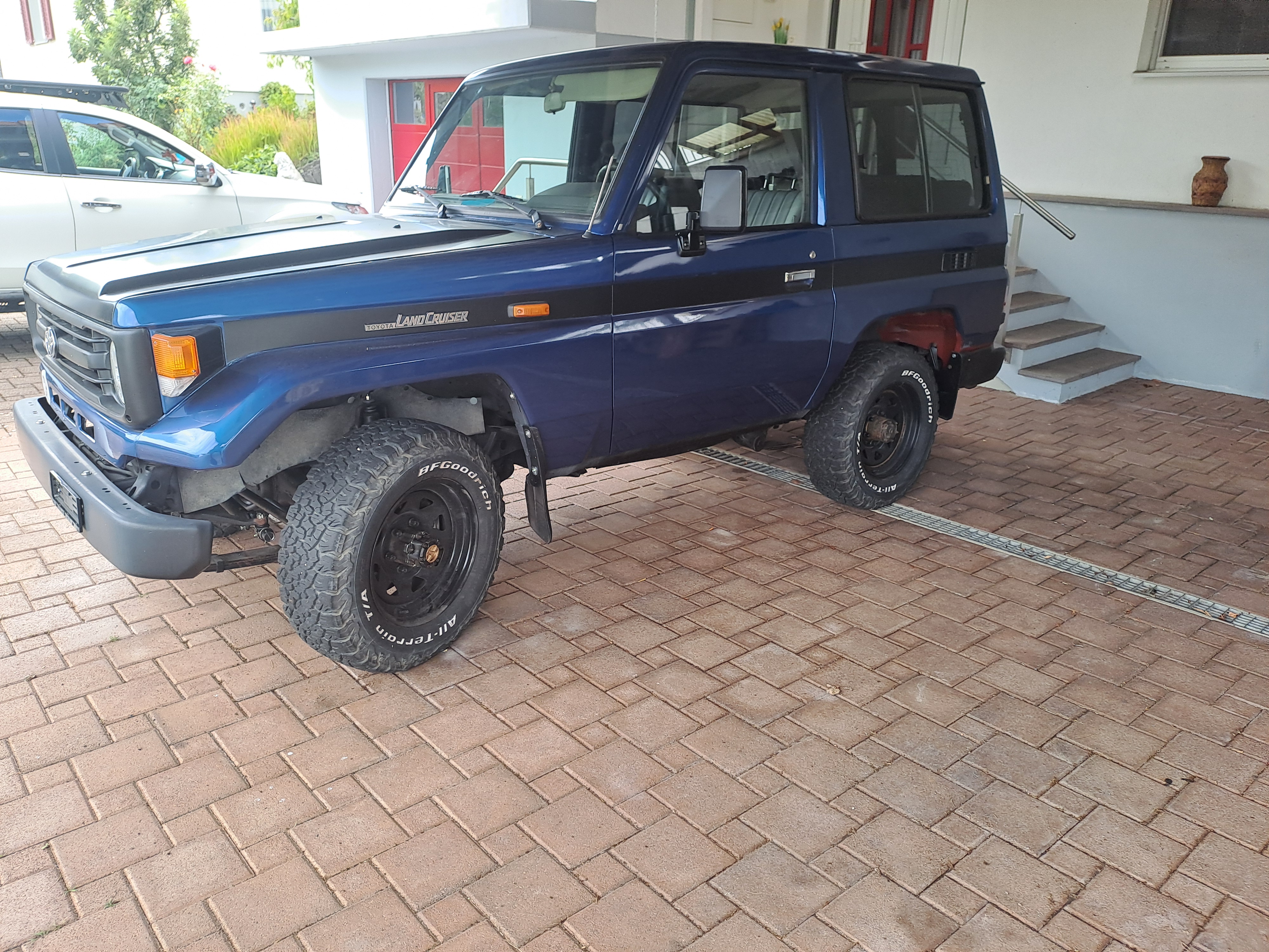Toyota Land Cruiser HZJ 70