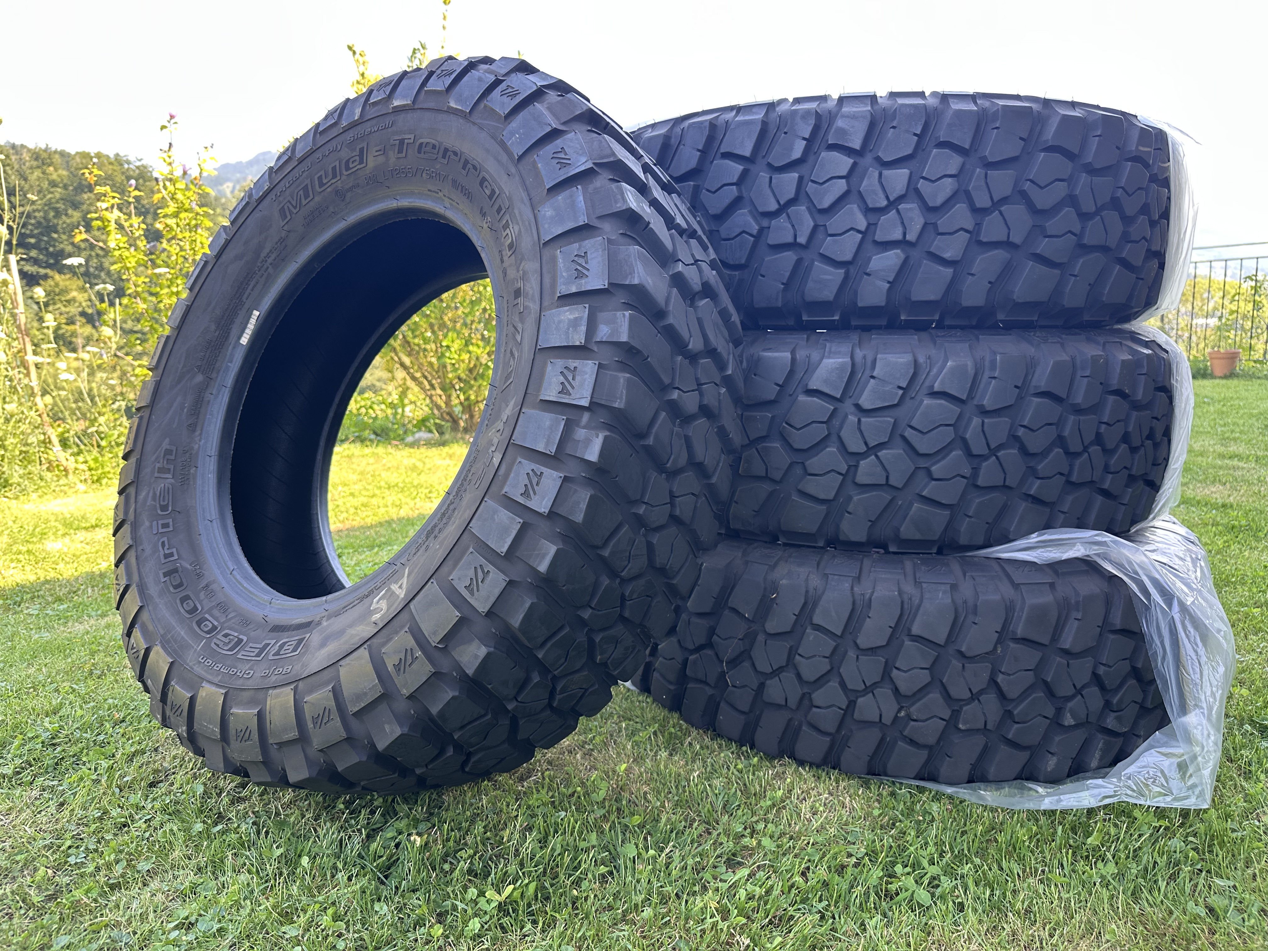 Neu! BF Goodrich MT KM2 – LT255/75R17 – 5 Stück – DOT 2021