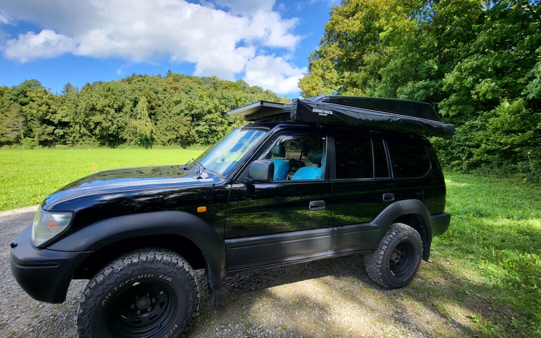 Zu verkaufen ist ein Toyota Land Cruiser KZJ 95