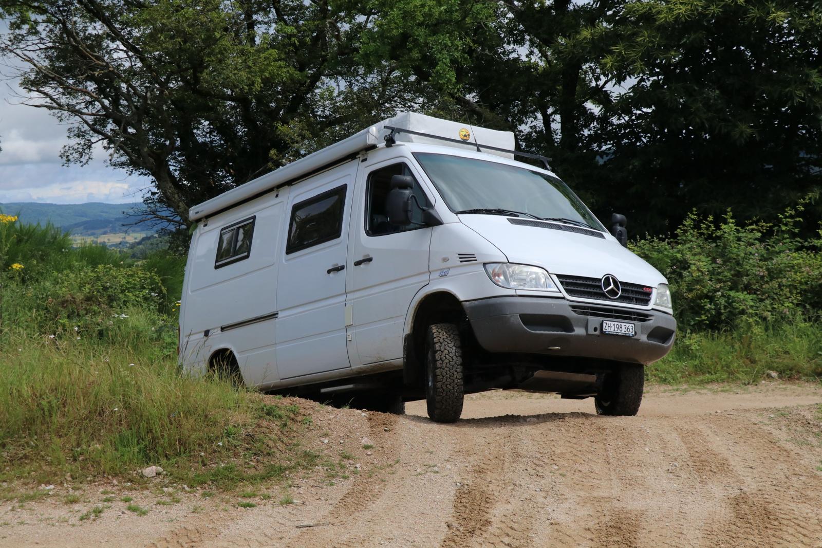 Mercedes Sprinter 313 4×4 mit 3t AHK, Untersetzung, Sperren u. Klima Mercedes Sprinter 313 4×4 mit 3t AHK, Untersetzung, Sperren u. Klima