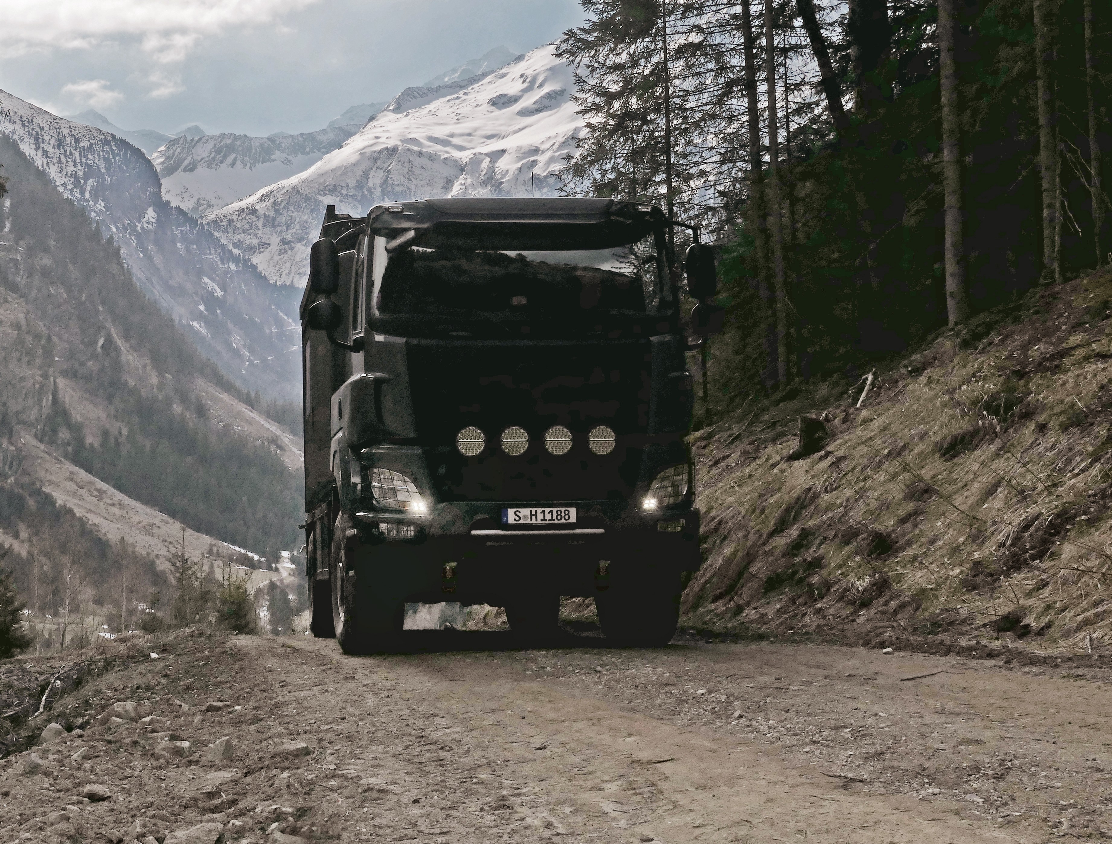 Zirbenbox auf Tatra 4 x 4