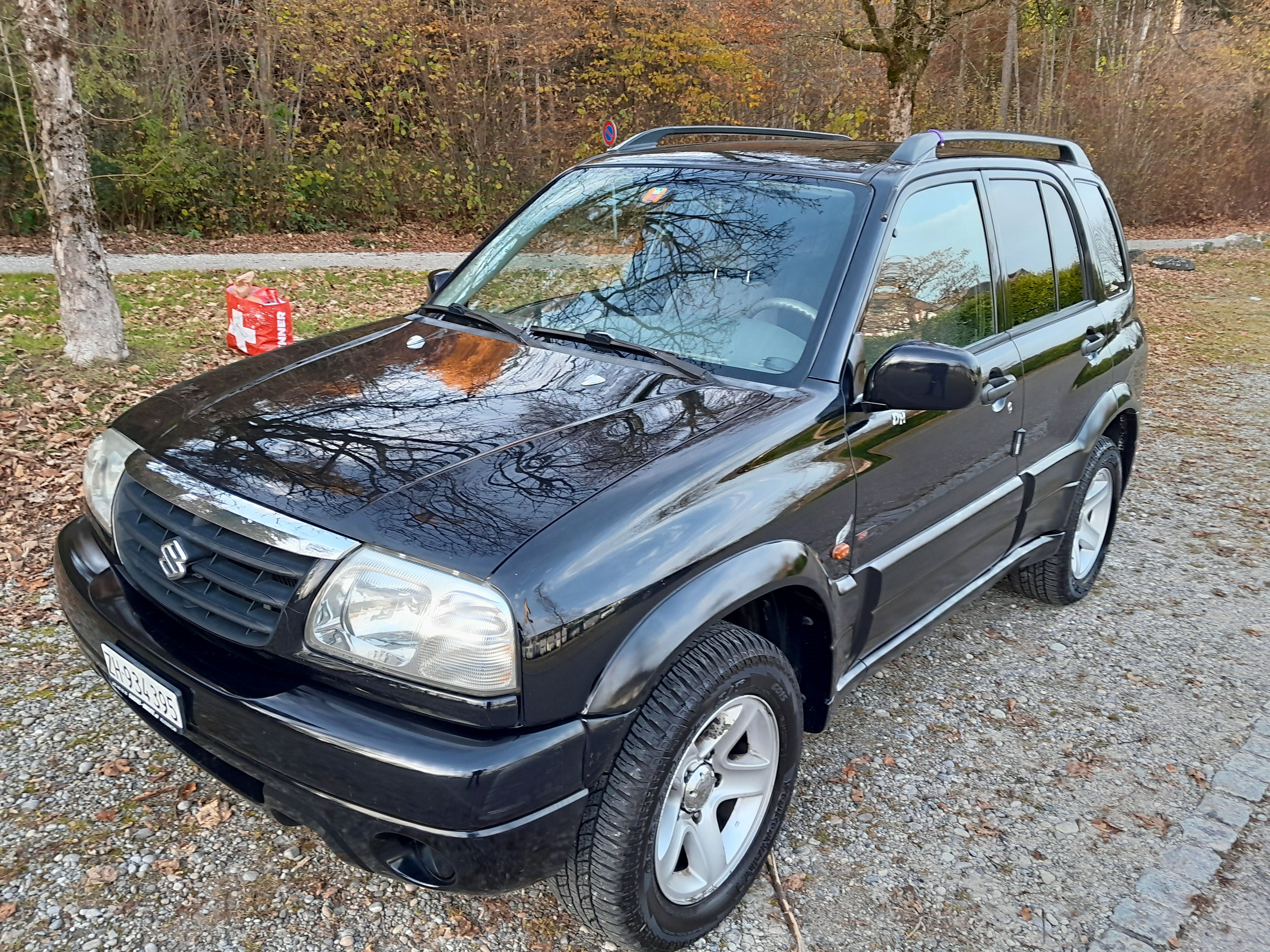 Suzuki Grand Vitara 2.5l V6 24V, Sonderausführung 20. Anniversary Edition Suzuki Grand Vitara 2.5l V6 24V, Sonderausführung 20. Anniversary Edition